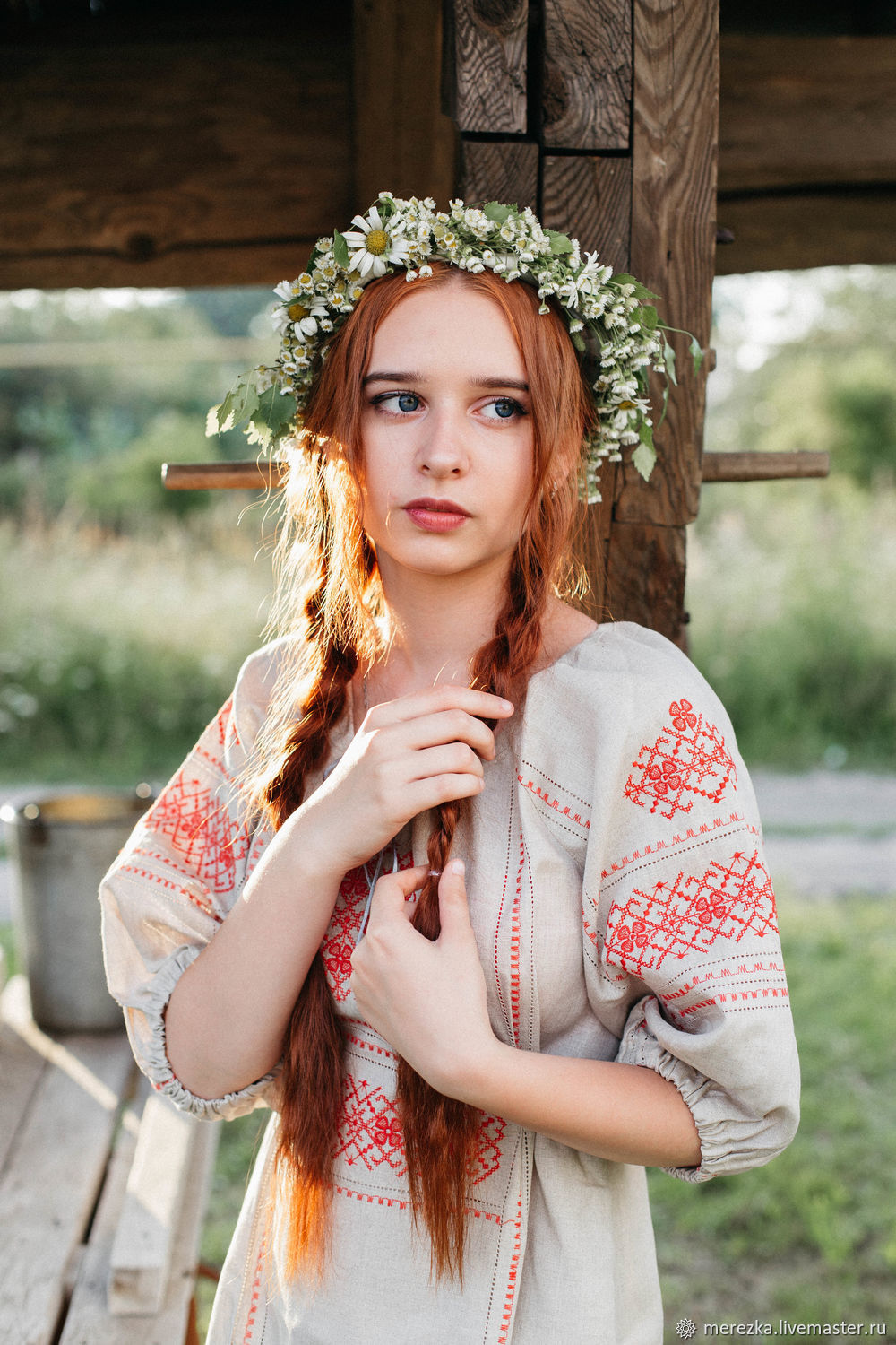 Girls in Slavic costumes in Honiara