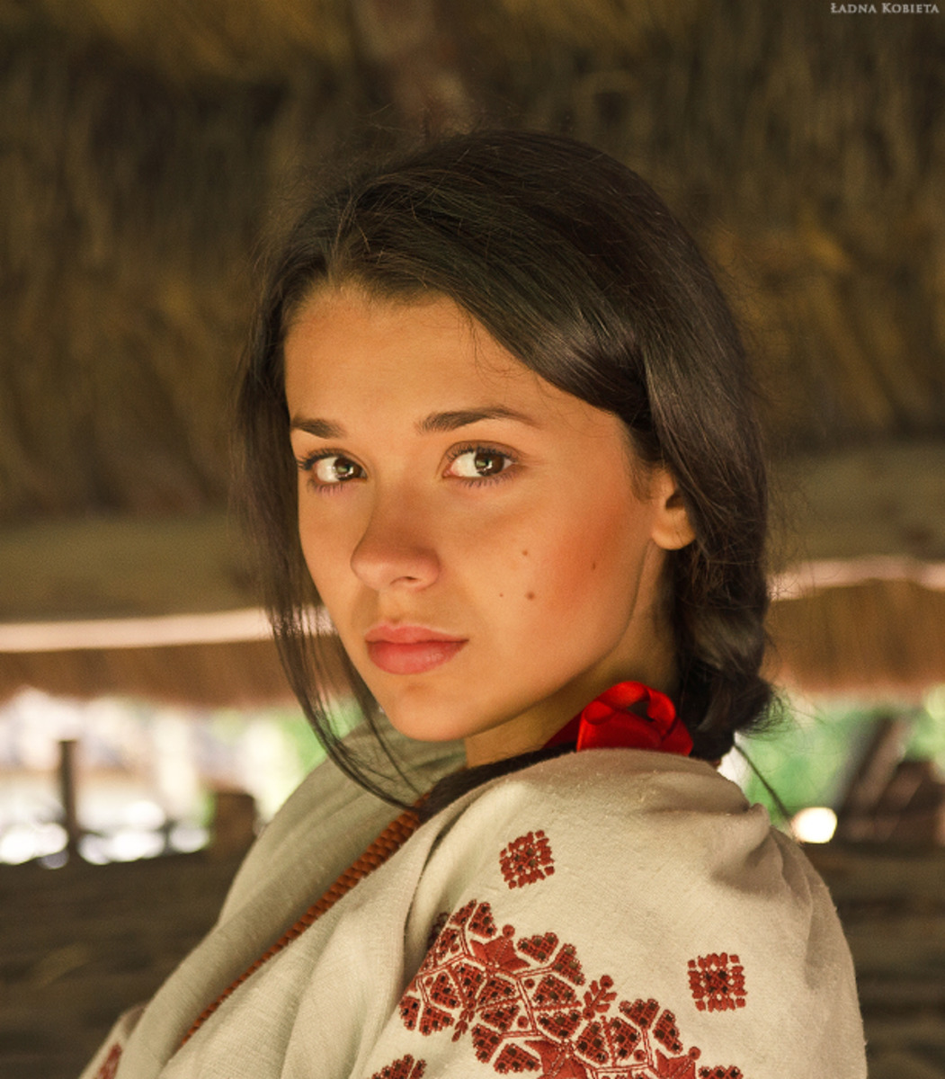 Girls in Slavic costumes in Honiara