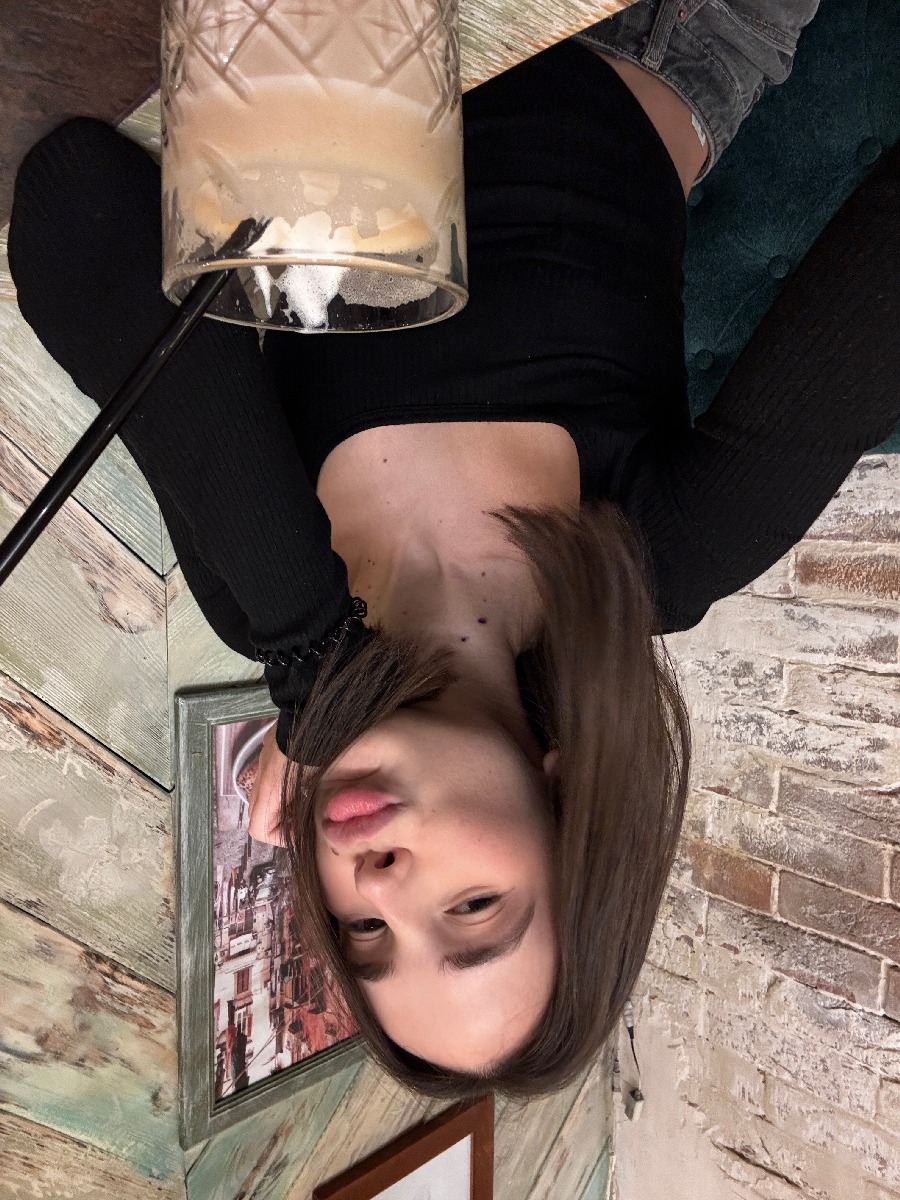 Fresh photos, fresh mood — Tina online in Honiara